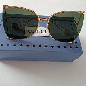 New Gucci GG0252S Oversized Butterfly Sunglasses, Gold Metal Frame, Size 63-18